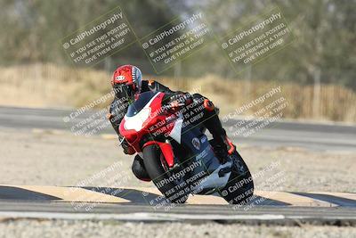 media/Dec-01-2025-Moto Forza (Mon) [[2daa91e15f]]/2-Intermediate Group/Session 3 (Turn 3)/